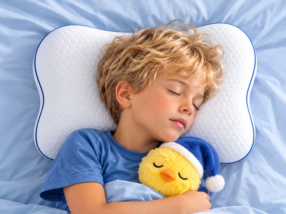 Niño dormido sobre su almohada Pioupiou
